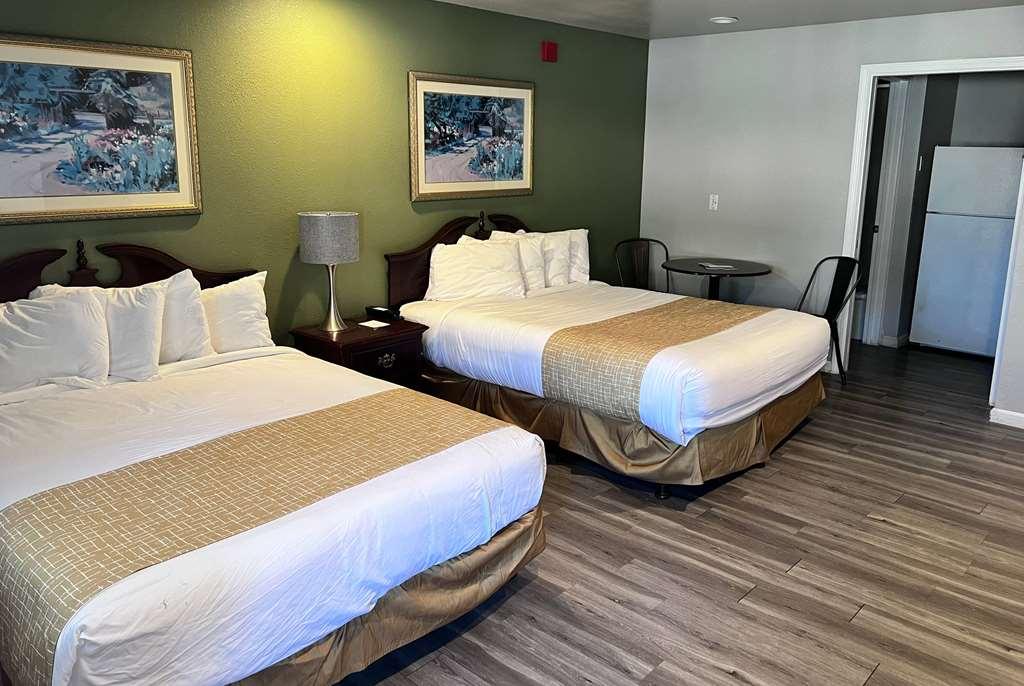 Travelodge By Wyndham Redding Ca Szoba fotó
